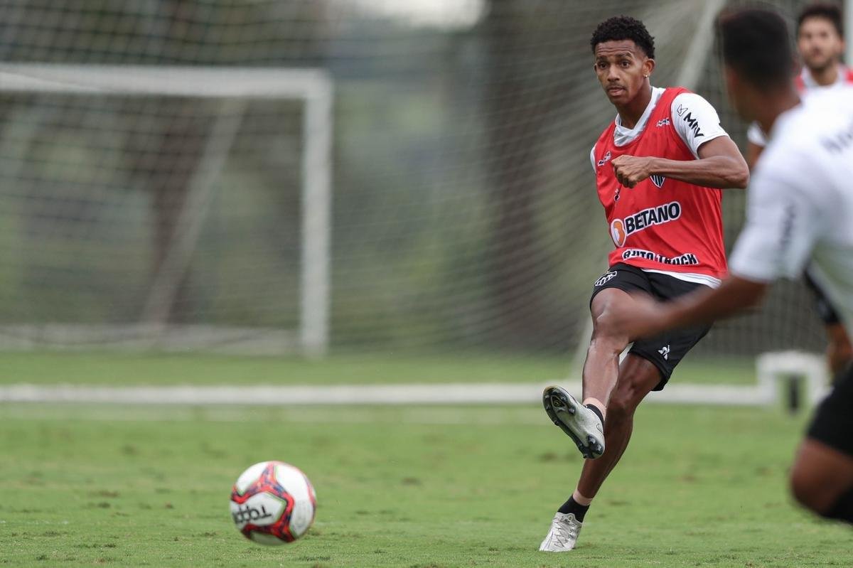 Fotos do treino do Atltico neste sbado, o ltimo de Victor no clube