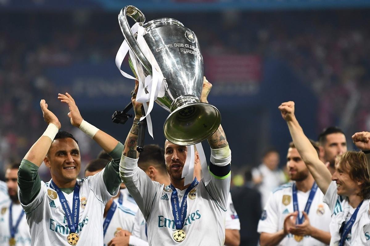 Festa do Real Madrid com a conquista da 13 Liga dos Campees, a terceira de forma seguida