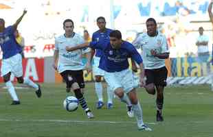 Gerson Magro (Santo Andr) - Experiente jogador de 37 anos teve duas passagens marcantes pelo Cruzeiro e uma pelo Amrica. Fez um gol no Paulista.
