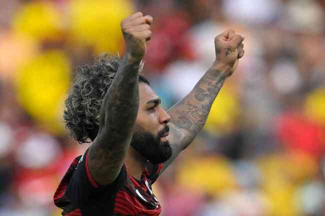 Flamengo levanta al tricampeón de la Copa Libertadores.  En la final venció 1-0 al Atlético, en Guayaquil, con gol de Gabigol