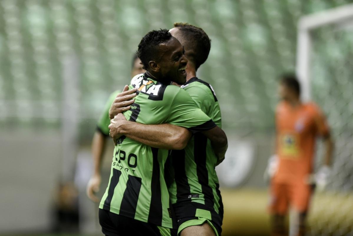 Amrica e Democrata-GV se enfrentaram, no Independncia, pela 9 rodada do Campeonato Mineiro