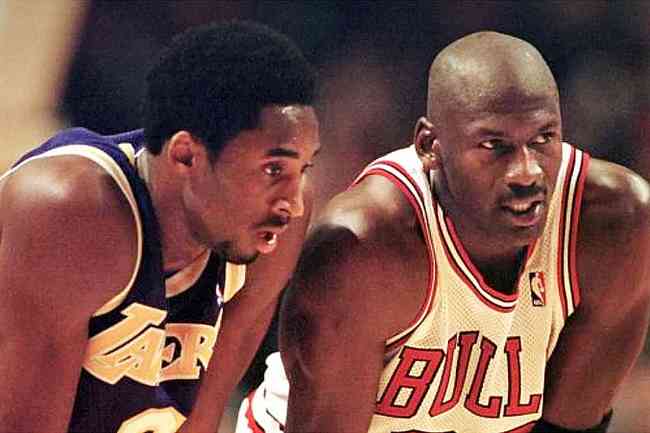 Caber a Michael Jordan a apresentao de Kobe Bryant na cerimnia de induo ao Hall da Fama