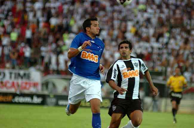 Uruguayan Mauricio Victorino played for Cruzeiro between 2011 and 2013. The defender retired from football in 2021.