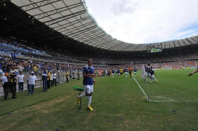Fotos exclusivas do clssico entre Cruzeiro e Atltico na reabertura oficial do Mineiro