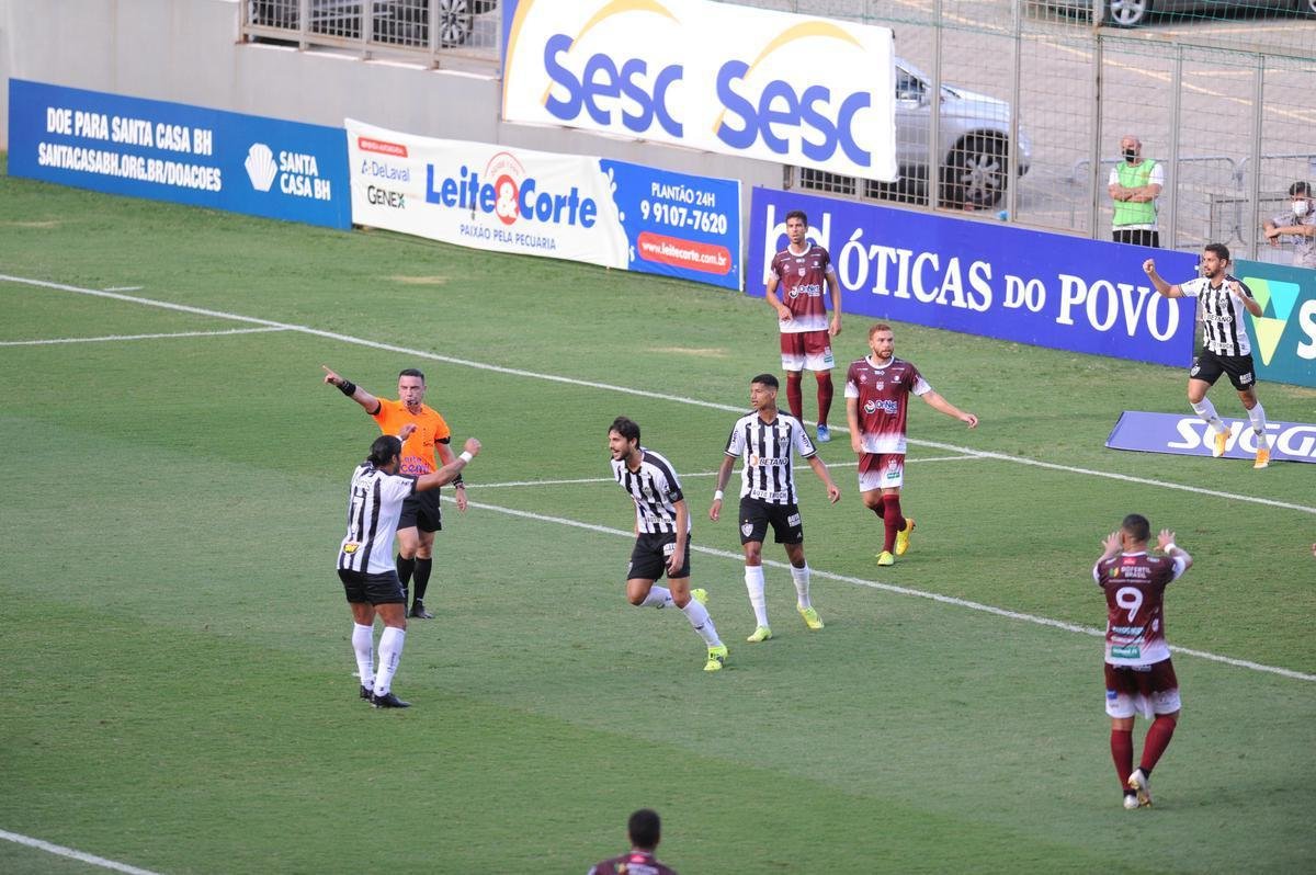 Fotos da vitria do Atltico sobre o Patrocinense, por 3 a 1, no Independncia, em Belo Horizonte, pela quarta rodada do Campeonato Mineiro. Mando foi do clube do interior, que no pde realizar a partida em Patrocnio devido ao elevado nmero de casos de COVID-19 na cidade.