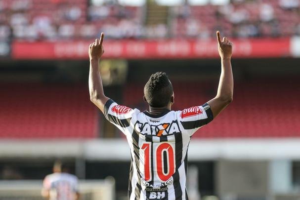 Lance de São Paulo x Atlético, jogo disputado no Morumbi pelo Campeonato Brasileiro