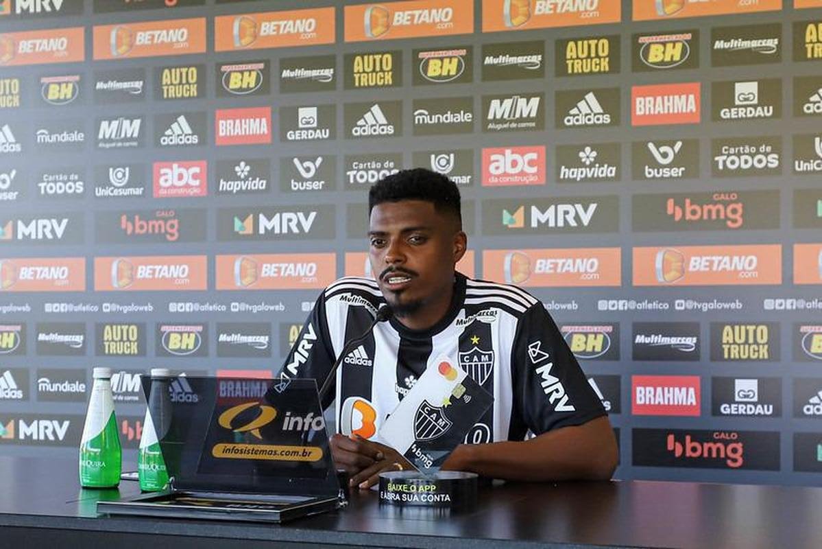 Sem clube desde que deixou o Metz, da Frana, zagueiro Jemerson foi contratado pelo Atltico em junho.