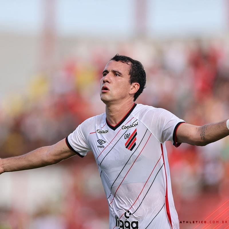 8 - Pablo (Athletico-PR) - 9 gols