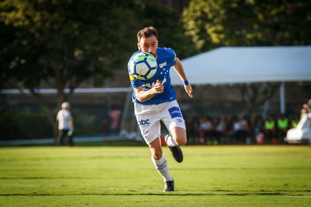 Cruzeiro empatou com Vitória no Barradão, em Salvador, por 1 a 1, pela 17ª rodada do Brasileiro