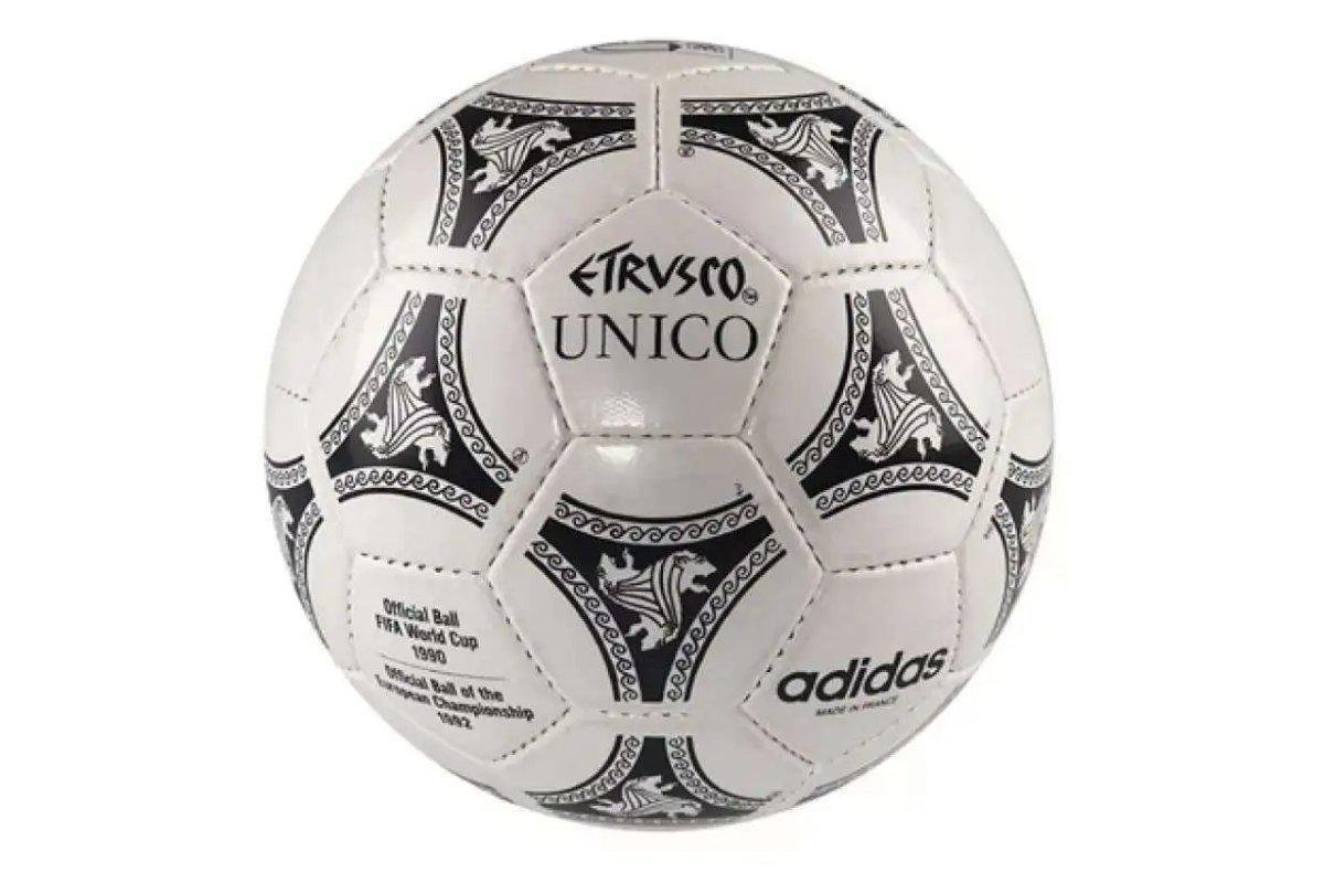 Copa do Mundo FIFA Itlia 1990 Bola Etrusco