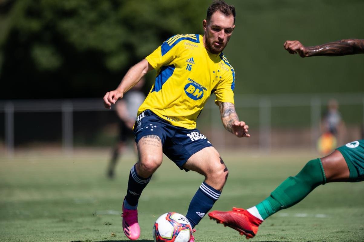 Cruzeiro empatou por 1 a 1 com o Boavista-RJ em jogo-treino realizado neste sbado (22/5), na Toca da Raposa II. Rafael Sobis marcou o gol celeste, enquanto Douglas Pedroso fez para a equipe do Rio de Janeiro.