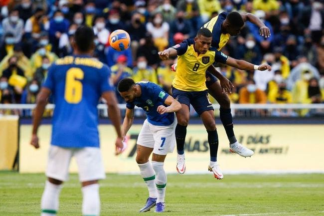 Brasil empatou com Equador em Quito, em jogo com arbitragem confusa 