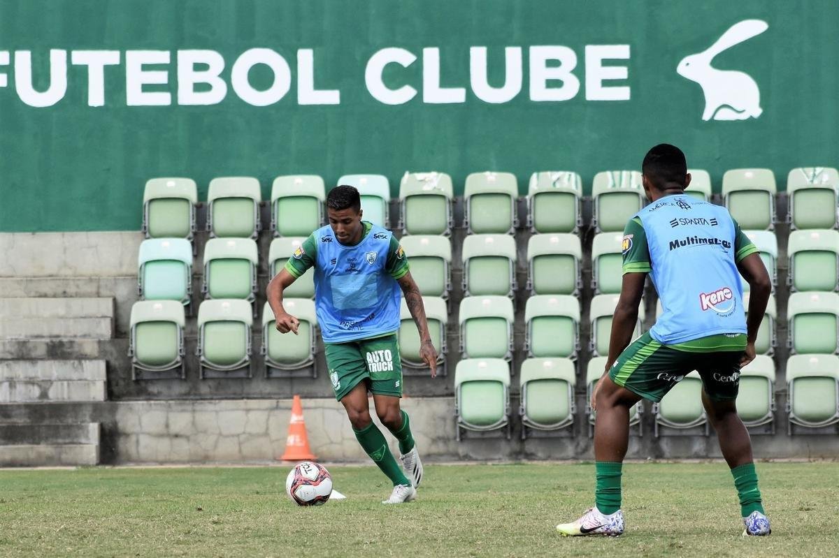 O Amrica realizou, na manh desta sexta-feira (5), atividades no CT Lanna Drumond, em Belo Horizonte. O treinamento visou o confronto contra o Pouso Alegre, vlido pela 3 rodada do Campeonato Mineiro de 2021. A partida ser realizada neste sbado (6), s 19h, no Estdio Melo, em Varginha.