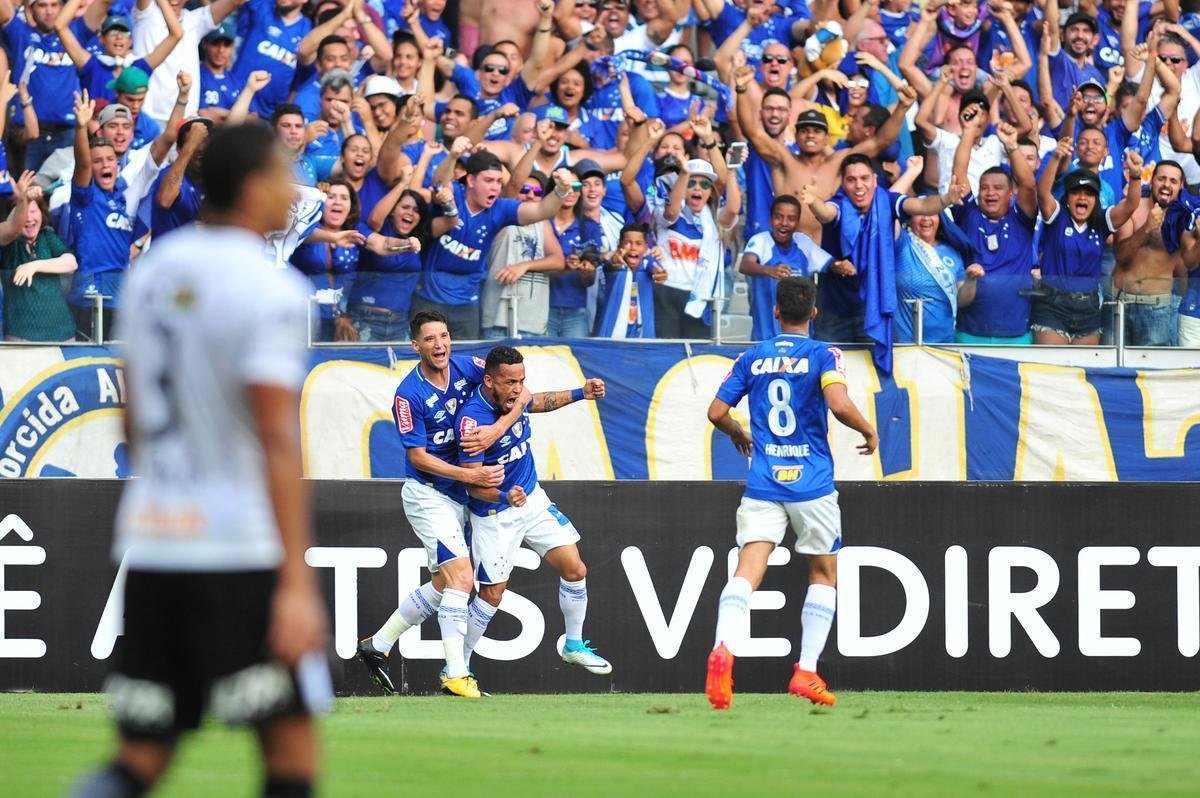 Rafinha, para o Cruzeiro, e Clayson, para o Corinthians, marcaram os gols da partida