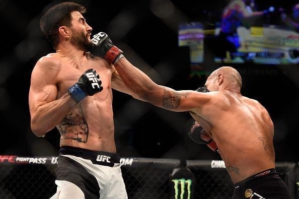 Robbie Lawler venceu Carlos Condit por decisão dividida e manteve o cinturão dos meio-médios