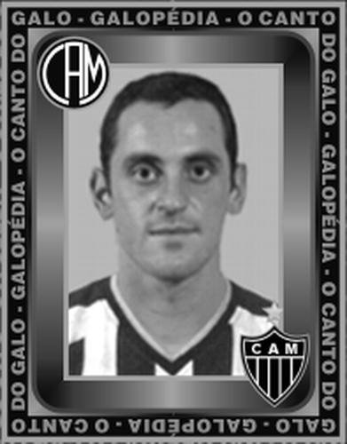 Ferrugem - o volante se aposentou em 2014