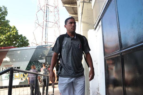 Santa Cruz e Petrolina em jogo válido pela primeira rodada do Campeonato Pernambucano