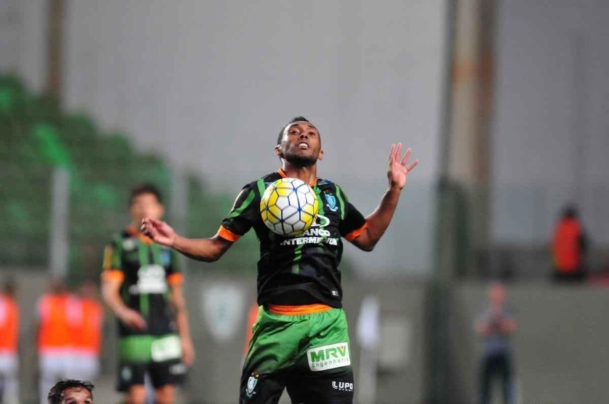 Imagens do jogo entre Amrica e Fluminense no Independncia