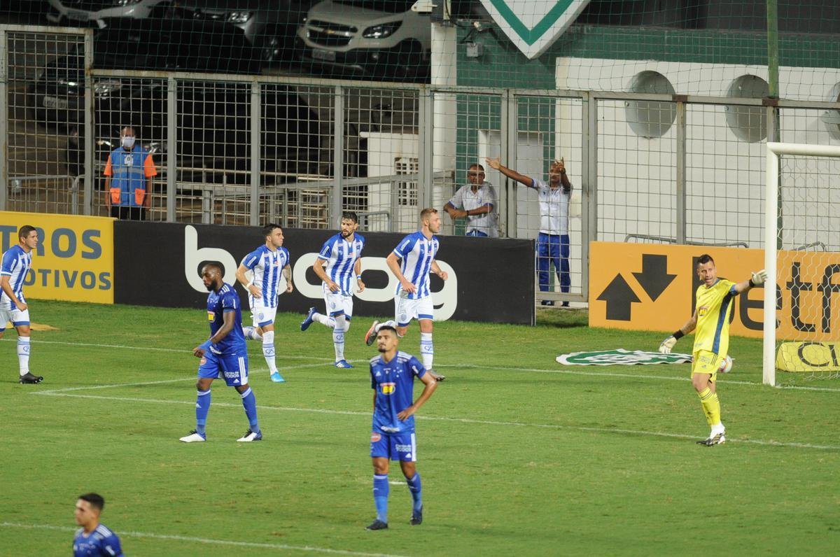 Fotos do jogo entre Cruzeiro e CSA, no Independncia, em Belo Horizonte, pela 29 rodada da Srie B do Brasileiro