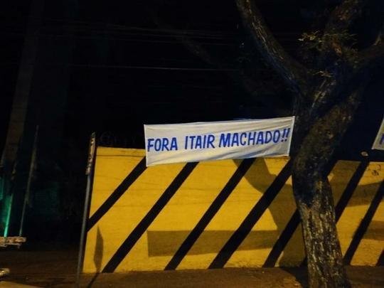 Presidente Wagner Pires de Sá, o vice de futebol Itair Machado e o diretor-geral Sérgio Nonato foram os alvos dos protestos em frente à sede do Cruzeiro