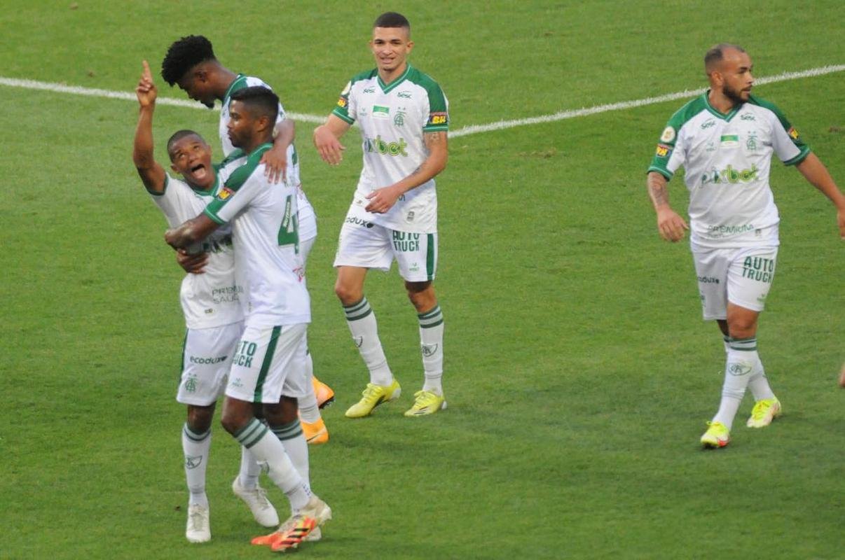 Amrica e Athletico-PR se enfrentaram no Independncia, pela 20 rodada da Srie A do Brasileiro