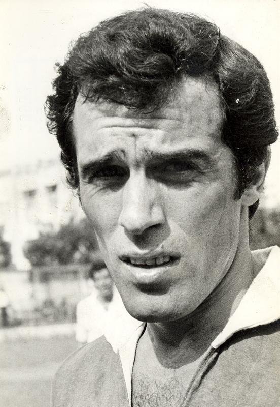 Roberto Saporiti - Roberto Saporiti teve uma passagem 'relmpago' pelo Atltico em 1968. O atacante de Buenos Aires rodou pelo futebol argentino e passou pelo Racing Montevideo-URU antes de atuar no Galo. Em um jogo pelo time mineiro, no marcou gols. A apario nica foi na vitria alvinegra por 2 a 1 sobre o Bangu, no Mineiro.