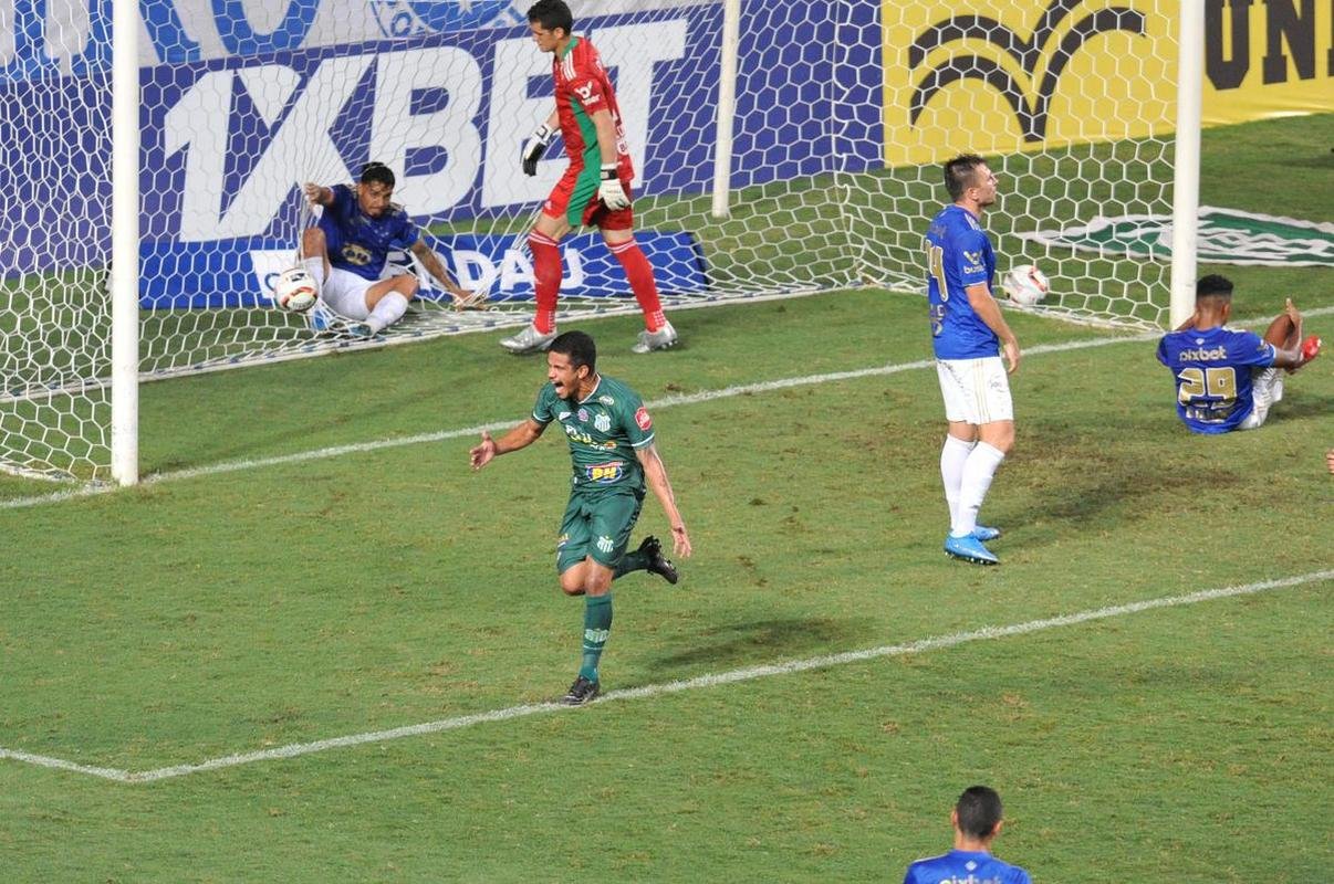 Nailson empatou o jogo para o Uberlndia: 1 a 1