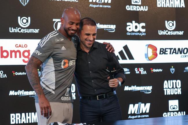 Veja fotos da apresentação de Patrick no Atlético