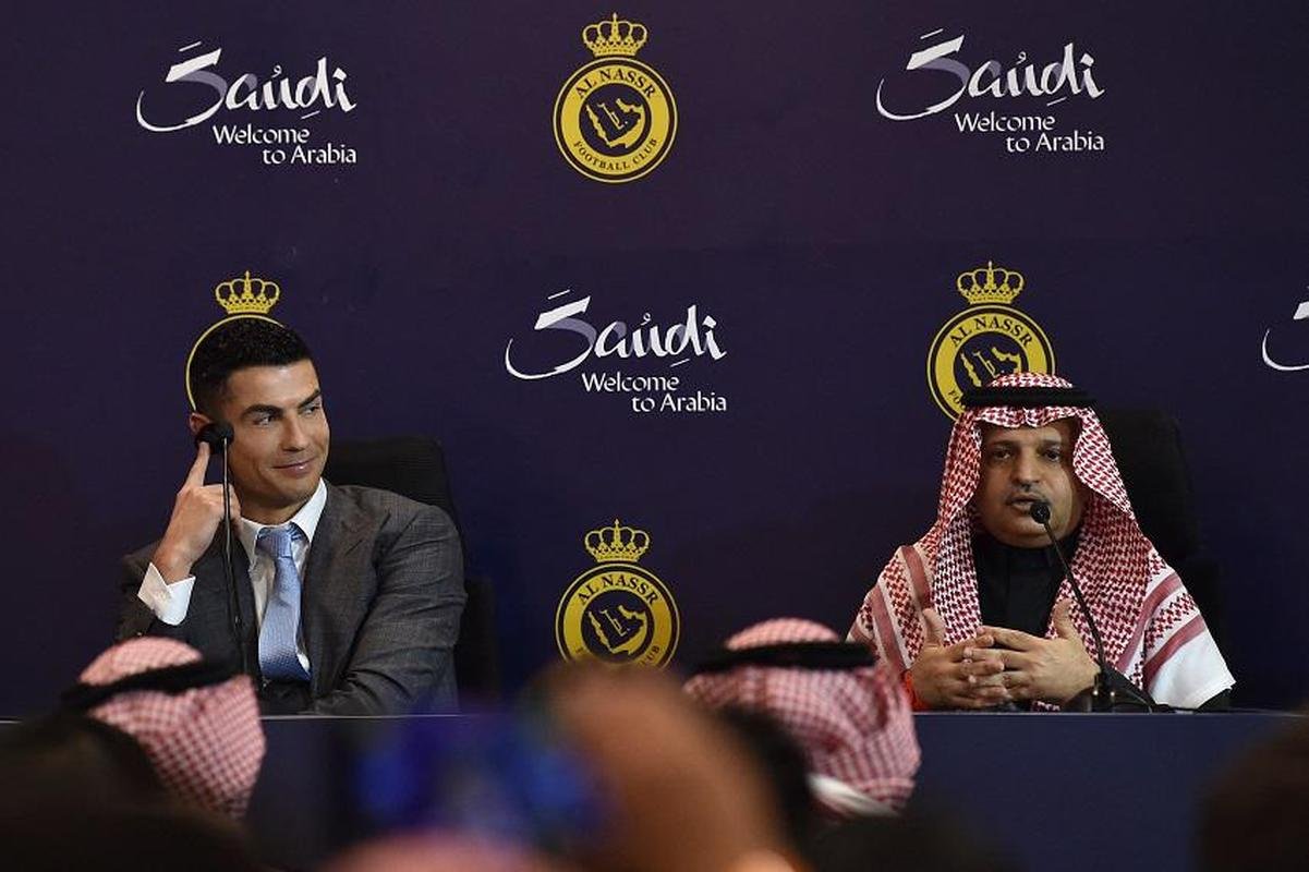 Cristiano Ronaldo foi apresentado pelo Al-Nassr, da Arbia Saudita, nesta tera-feira (3/1)