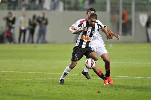 Pierre - O volante Pierre jogou pelo Atlético até 2015, quando rescindiu seu contrato e assinou com o Fluminense. Na equipe carioca, o jogador atuou em três temporadas. Na última, jogou apenas oito jogos. Dessa forma, transferiu-se para o Atlético-PR, onde atuou por apenas seis partidas pelo time de Aspirantes. Após ter seu vínculo encerrado com a equipe paranaense, acertou com o Joinville, onde também entrou em campo somente seis vezes. No momento, está sem clube.