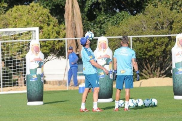 Galeria de fotos do treino do Cruzeiro nesta sexta-feira (6/9), na Toca da Raposa II