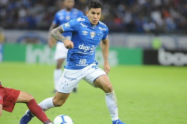 Cruzeiro voltou para o tudo ou nada no segundo tempo e chegou ao empate aos 13 minutos, com gol de cabea de Thiago Neves, aps assistncia de Ariel Cabral