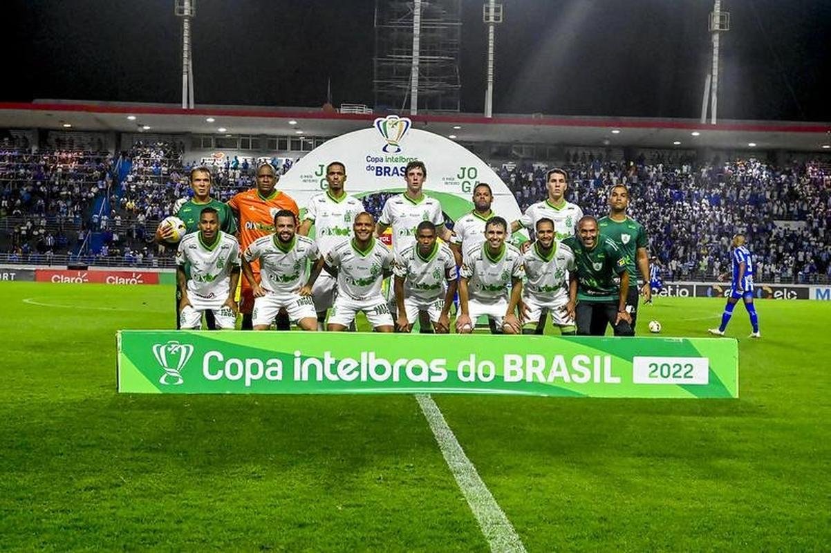 Fotos da vitria do Amrica sobre o CSA no Estdio Rei Pel, em Macei, em duelo de ida da terceira fase da Copa do Brasil
