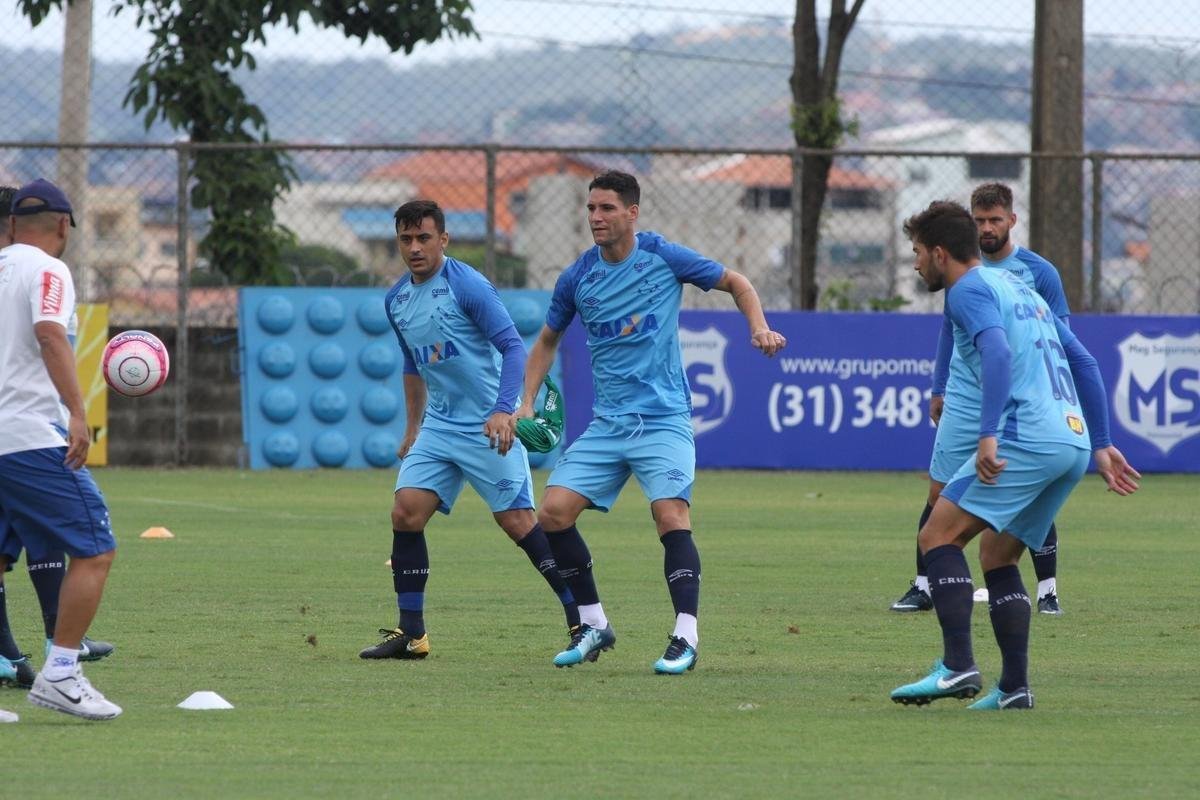 Imagens do treino do Cruzeiro nesta segunda-feira, 19 de fevereiro, na Toca da Raposa II