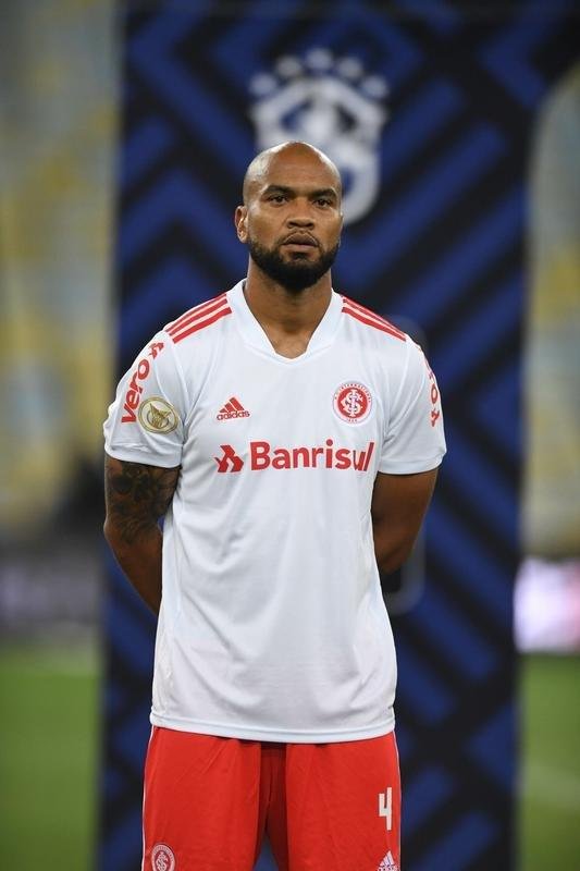 Rodrigo Moledo - 34 anos - zagueiro do Internacional