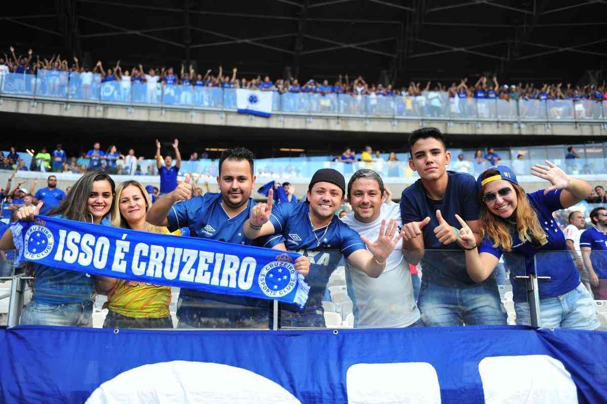 Fotos da torcida cruzeirense na deciso do Campeonato Mineiro, contra o Atltico, no Mineiro