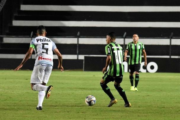 No segundo tempo, Amrica sofreu gol aos 19 minutos e no conseguiu chegar ao empate