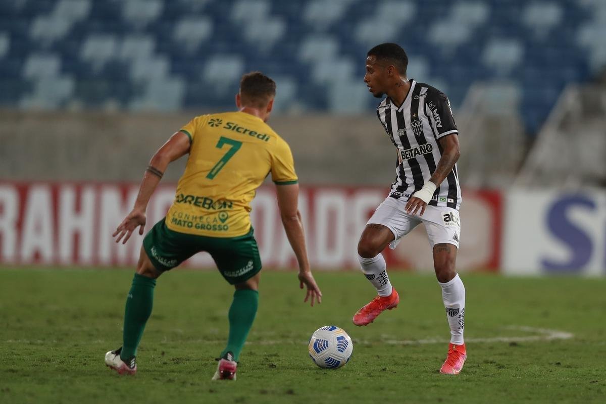 Cuiab e Atltico se enfrentaram pela nona rodada da Srie A do Campeonato Brasileiro