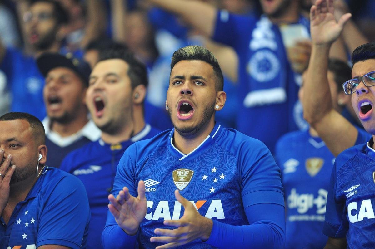Fotos da torcida cruzeirense, no Mineiro, na partida contra o Inter, pela semifinal da Copa do Brasil