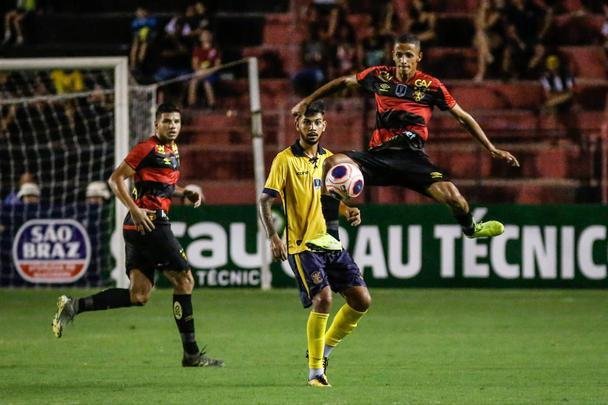 O Sport recebeu o Retrô FC em jogo adiantado da 5ª rodada do Campeonato Pernambucano. A partida marcou a estreia da Ilha do Retiro na temporada 2020