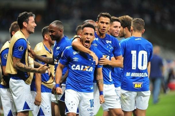 Rafinha ampliou para o Cruzeiro aps passe de Sass: 2 a 0
