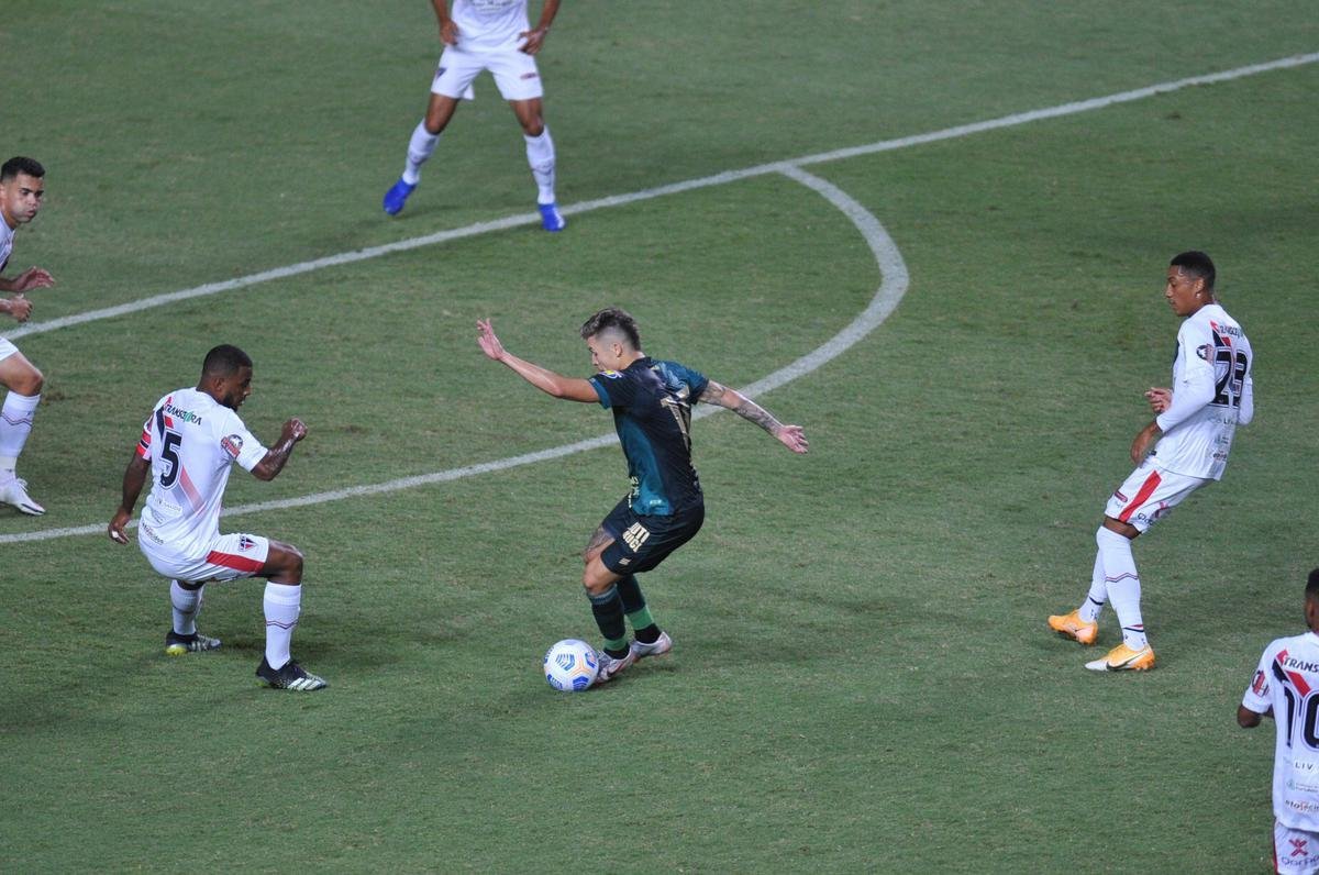 Amrica e Ferrovirio-CE se enfrentaram nesta quarta-feira (14), em partida vlida pela segunda fase da Copa do Brasil. O confronto foi realizado no Estdio Independncia, em Belo Horizonte.
