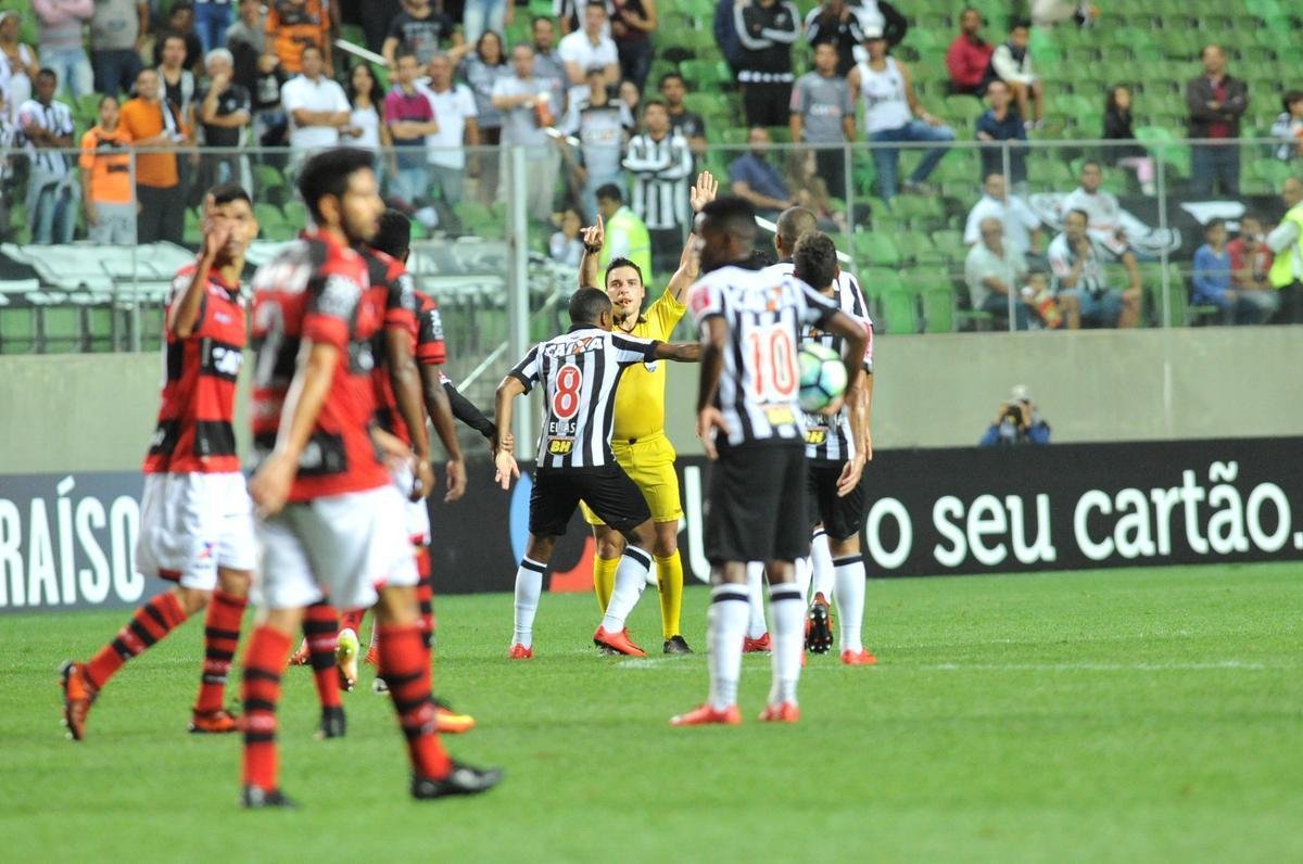Galo recebeu o Atltico Goianiense, no Independncia, pela 33 rodada do Campeonato Brasileiro