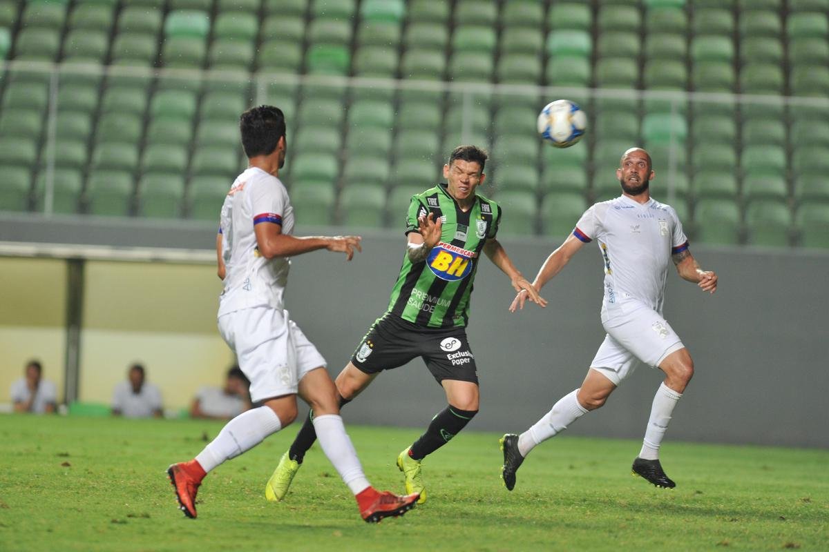 Amrica e Paran Clube se enfrentam pela 33 rodada da Srie B, no Horto