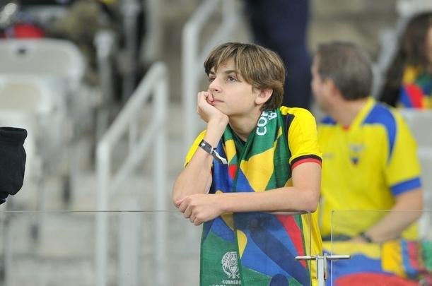 Mineiro recebeu pblico pequeno para duelo entre Equador e Japo nesta segunda-feira. Ainda assim, estrangeiros marcaram presena e tentaram levar incentivo aos jogadores em Belo Horizonte
