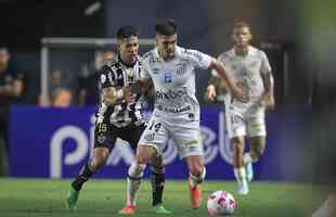 Fotos do jogo entre Santos e Atltico na Vila Belmiro, em Santos, pela 30 rodada do Campeonato Brasileiro