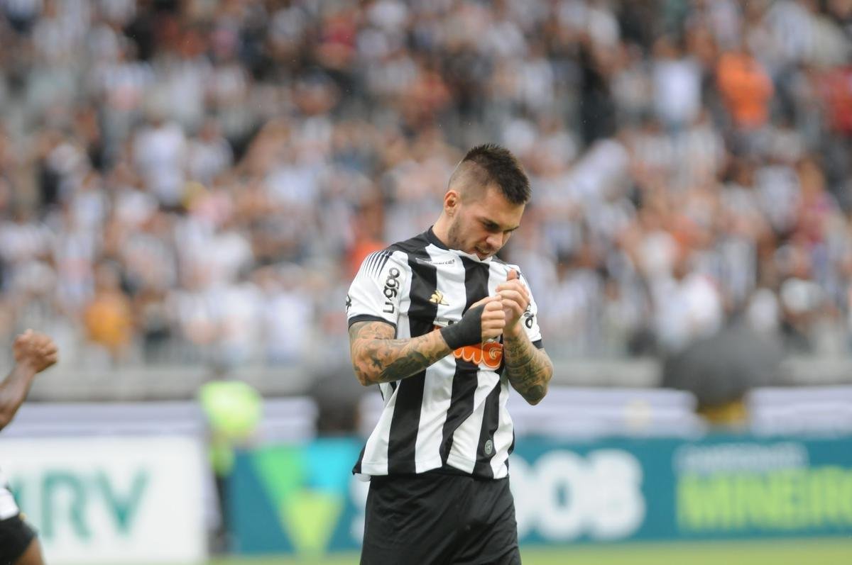 No dia da apresentao de Diego Tardelli, Atltico perde para Caldense no Mineiro