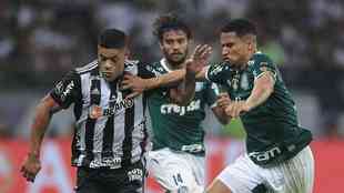 Ex-jogador e comentarista, Souza reprovou a postura do Atl�tico no segundo tempo contra o Palmeiras, nessa quarta-feira (3), pela Copa Libertadores