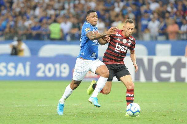 Cruzeiro e Flamengo se enfrentaram pela 20 rodada do Campeonato Brasileiro