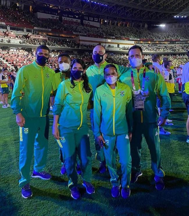 Delega��o Brasileira na Cerim�nia de Encerramento dos Jogos de T�quio; Rebeca Andrade foi a porta-bandeira do Brasil